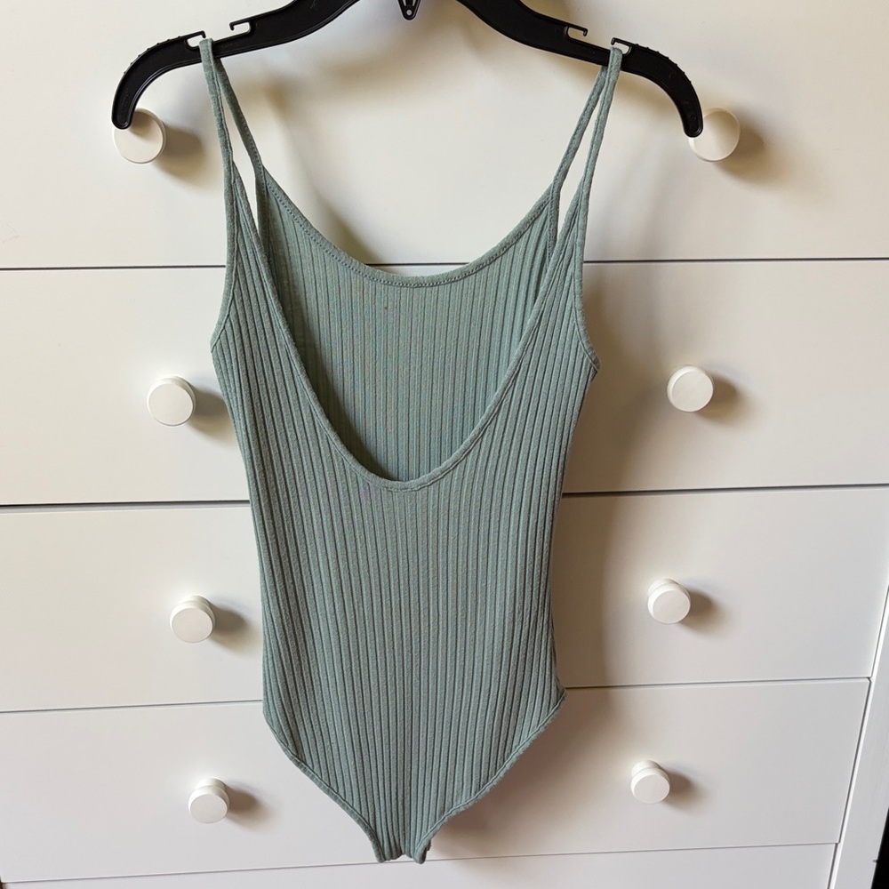 🌿 URBAN OUTFITTERS OUT FROM UNDER WOMENS SIZE MEDIUM SAGE RIBBED BODYSUIT